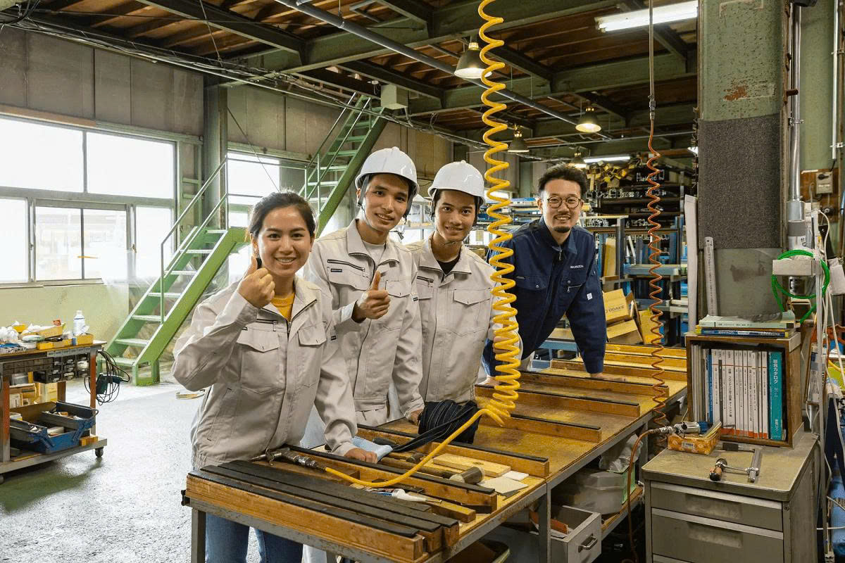 Người lao động làm việc ở Nhật Bản