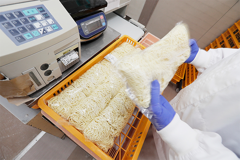 Công việc chế biến mỳ tại Nhật